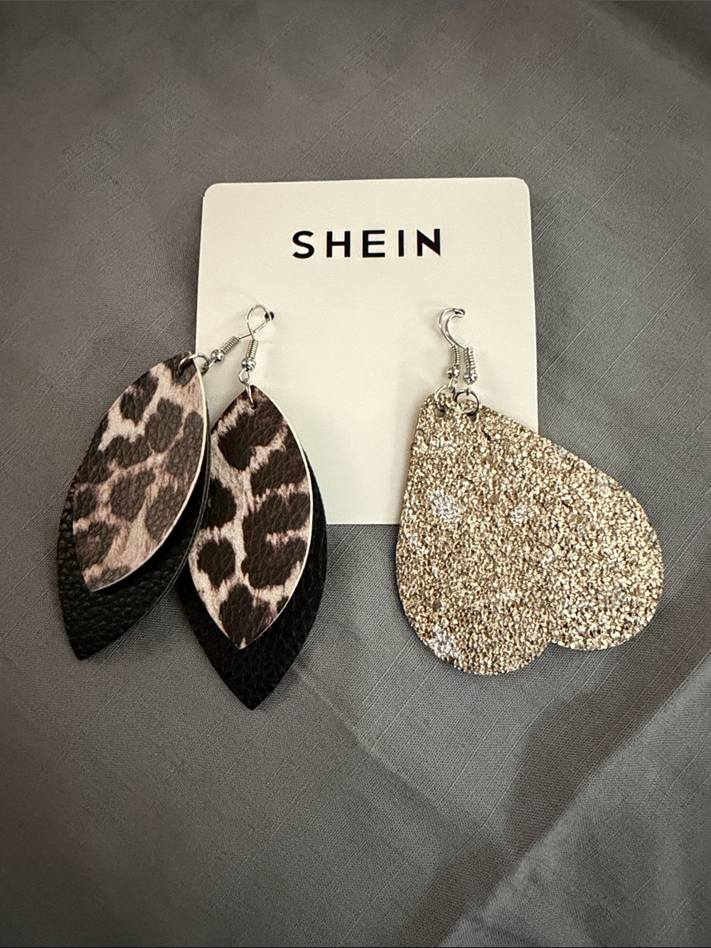 SHEIN Gold Glitter Heart & Leopard Layered Drop Earrings Set 2 pair